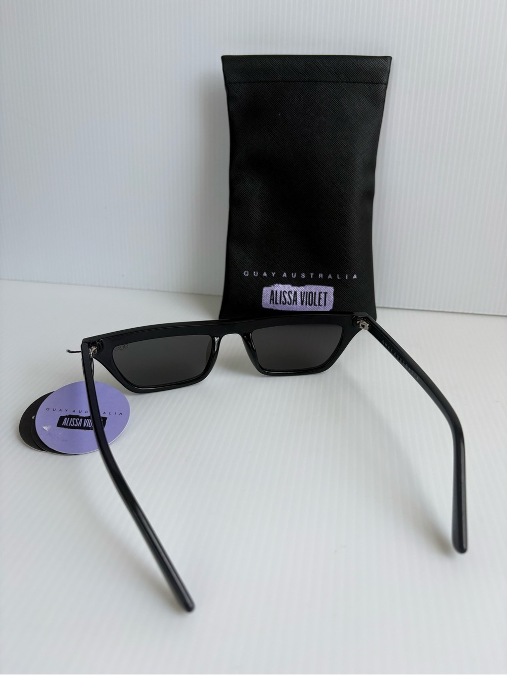 Quay Australia Alissa Violet Black cat eye Sunglasses NWT - Picture 8 of 8